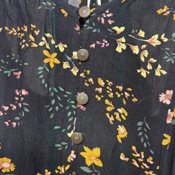 American eagle black floral lace up - Picture 3 of 5